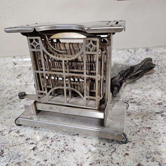 Other - Vintage Metal Toaster With Slide Out Toast Holders
